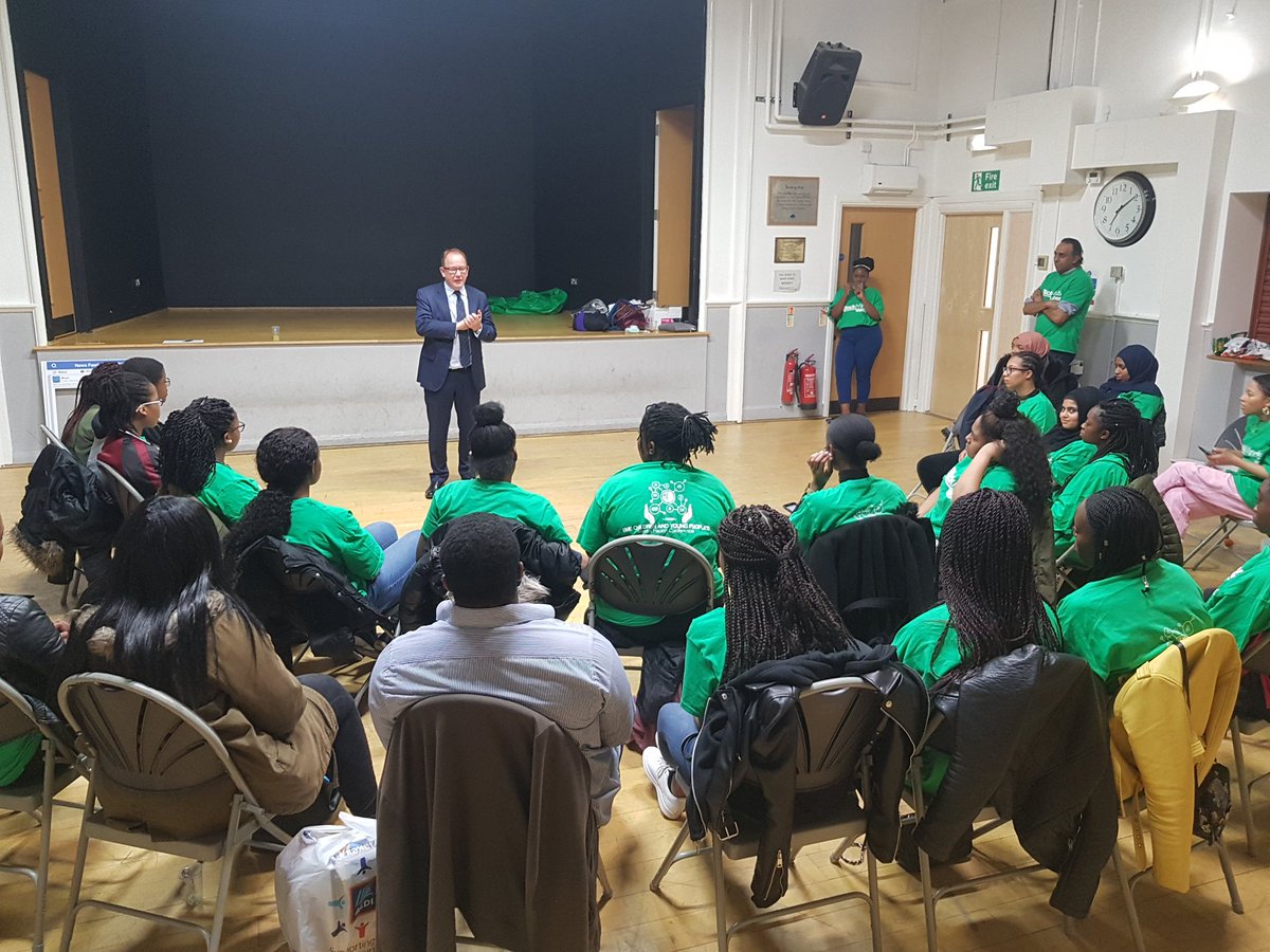 WCENLondon's tweet photo. Meeting & certificate presenting w/ our co-designers, facilitators and volunteers who helped at our Wandsworth BME Children & Young People's Mental Health Conference. You were all superb! Thank you for all your hard work! #BlackMindsMatter #BMM18 @CEO_DavidB @SWLSTG https://t.co/Uz19jYQAkG
