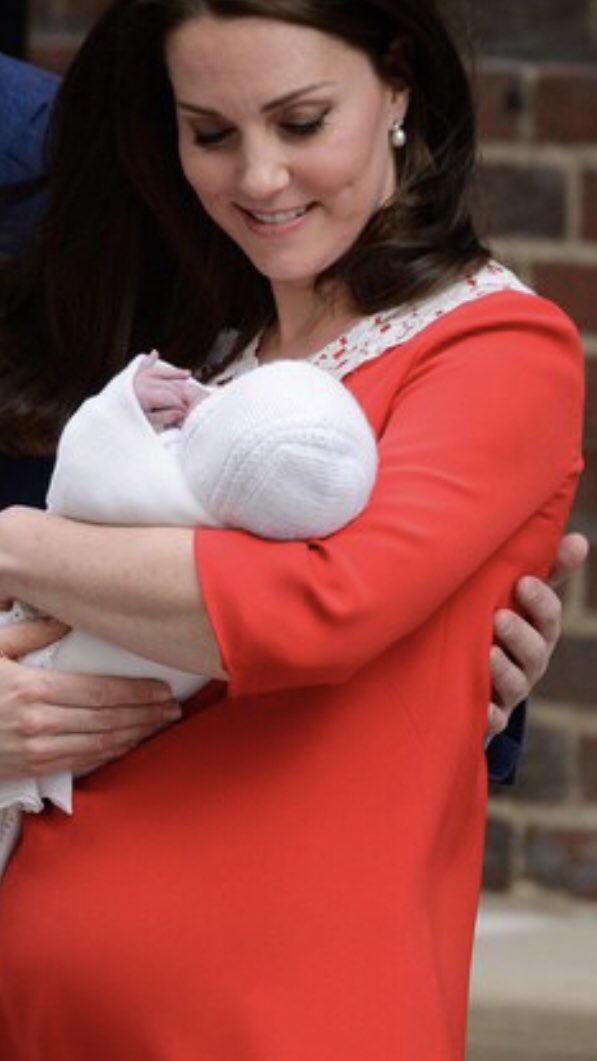 edavvo's tweet photo. Two mums called Kate, two baby boys..One baby will go on to have everything, the other asks for nothing but a chance.😢💔#alfieevans https://t.co/oUTIgGah6G