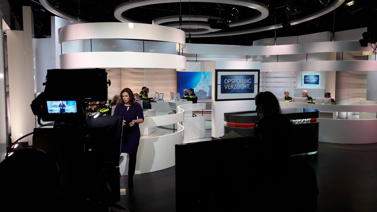 POL_Limburg's tweet photo. #KIJKTIP zo direct vraagt de politie hulp bij het oplossen van misdrijven in @opsporing_tv op #NPO1. O.a. over de moord op Kemal Zengin in #Blerick afgelopen augustus. Lees meer via: https://t.co/XgZsxOviUn https://t.co/V4mnGrkjTu