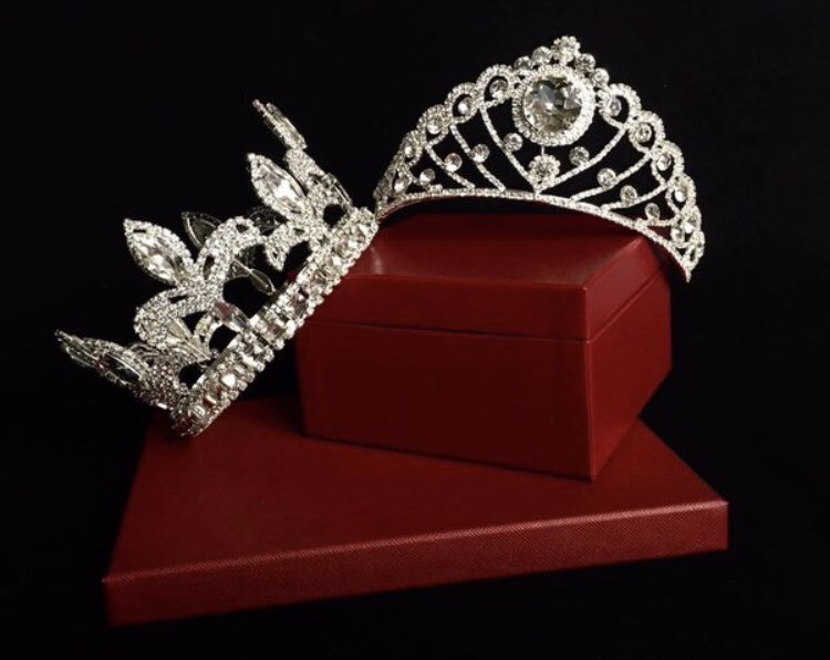 D0GSQUAD's tweet photo. ATTENTION SENIORS: Meeting this Friday in Mrs. Jordan's Room 504 at lunch to nominate Prom King and Queen! 👸🏽🤴🏽 https://t.co/z1GSOLF72h