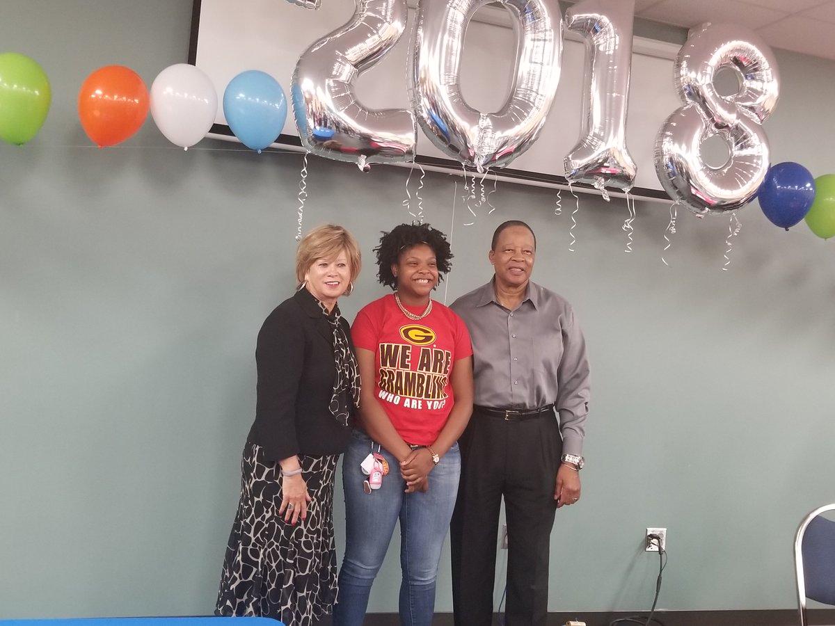 Simone Barnes tweet media