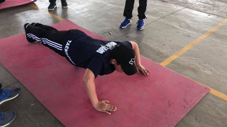 atkdqro's tweet image. La Dirección de educación física de @USEBEQOficial, realizó las pruebas físicas a los estudiantes que integran la selección estatal de Taekwondo del #CONDEBA. @femextkdoficial @GarfiasDiana