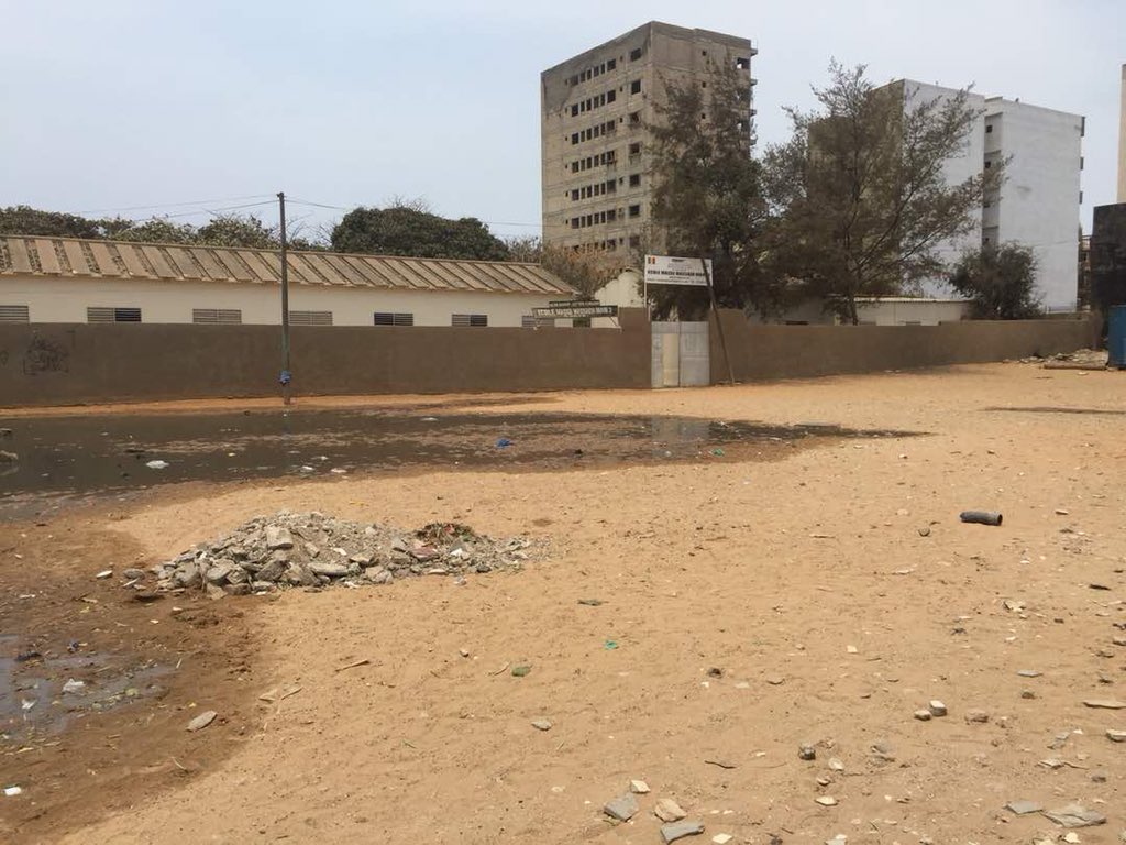 SAVE_DAKAR's tweet photo. ONAS @OnasSenegal  à vite réagi en convoyant , dare-dare, des techniciens qui ont finalement réglé le problème🙏.
Merci @Fifisambou , @laminepro pour votre acte citoyen 🙏🙏
Nous posterons les photos demain ! (Avant - Après )#kebetu https://t.co/awAo6G9CuQ