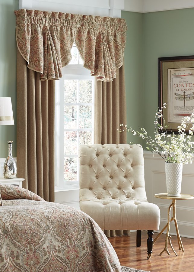Croscill's tweet photo. Create the perfect reading nook 📚 with sophisticated ivory, rose, and gold. 
Shop Birmingham: https://t.co/ihm64y6GYv
#croscill #window #homedecor #homedecorideas https://t.co/mmbmn7q5aU