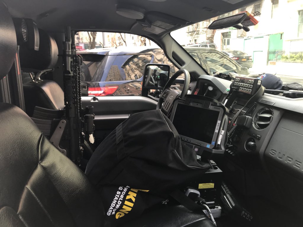 PoliceNat67's tweet photo. C’est avec la visite du commissariat du 13e district de #NYC que s’achève le riche échange  franco/américain. Un grand merci à @ipafrance et à la #NYPD. Merci à nos abonnés d’avoir suivi notre périple. https://t.co/EkCGFfHWH2