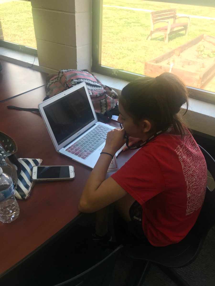 Elise_NTHC's tweet photo. Editing our silent film for the YAFF contest! @NthSaucier @Michaela_NTHC @Janelle @youthactionfilm #NTHCVoice  #NTHC10 https://t.co/Ep5IUneHMd