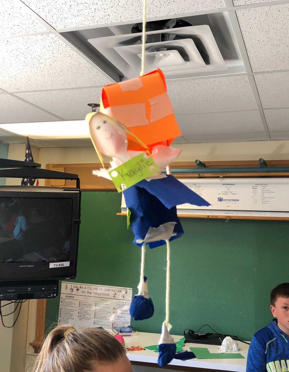 MindyNielsen's tweet photo. Mystery bag STEM challenge! Hot air balloon to get their person off a glacier!#handsonmindson #DLSchool https://t.co/XmPKeDd9Tw