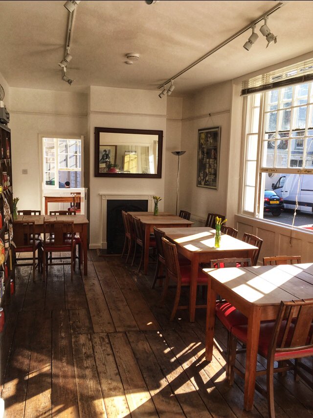 bottegacaruso's tweet photo. We’re looking for charismatic and passionate people to join our small team - front of house and kitchen. Good working hours. Experience necessary. Please send your cv and cover letter to us at info@bottegacaruso.com https://t.co/34IcDjS98t