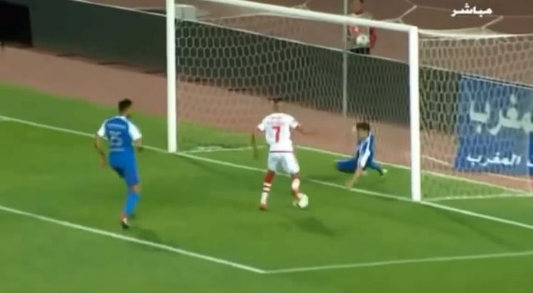JovemPanNews's tweet photo. Marroquino exagera e faz o gol mais humilhante do ano; assista https://t.co/WaW4Q97gLd https://t.co/91VkJCy6yg