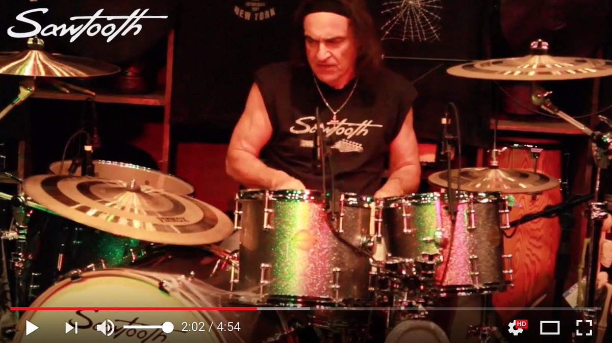 Sawtooth_Music's tweet photo. Legendary drummer @VinnyAppice1 on his Sawtooth Command Series kit is an amazing thing....
#Watch https://t.co/dIzsw4Psu6
#LearnMore https://t.co/yeqV53Eto3
#Sawtooth #SawtoothCommandSeries #SawtoothDrums #VinnyAppice #Drum #Drums #Drummer #Drummers #DrumSet #DrumKit #DrumKits https://t.co/TjNNaoiPC7