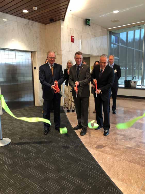 AssadiMehran's tweet photo. I was pleased to welcome @GovPhilScott and Mark Butler of @Cigna to @NLGroup as we cut the ribbon on the National Life Health and Wellness Center, a full-service health center for our employees. It's the first of its kind in Vermont. https://t.co/y6sMwNOKHg