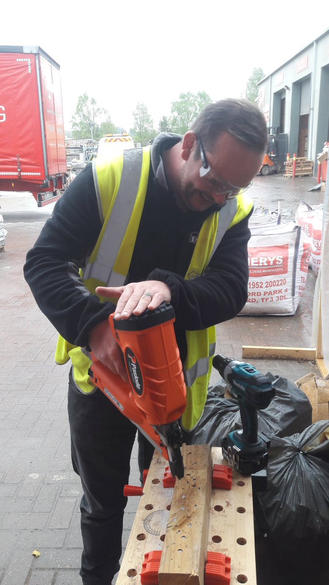 jonesalex7's tweet image. Todays hands on demonstrations and product support @ emerys builders merchant telford!!! #C2MULTIPURPOSE #ZIPFIX #FIRMHOLD #MULTIFIXSTELLA @greggojohn @JRDTimco @TIMco_tweets @mickymerch @Josh21Knight @rance1970