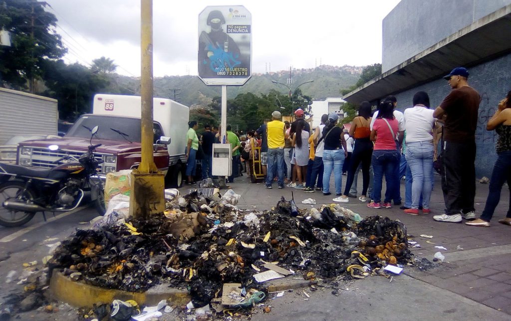 Atraem1's tweet image. ¡No te conformes y exige mejor calidad de vida!

Este sábado #28Abr #Atraem toma las riendas de este tema y a través de su programa de radio la “Economía de Carne y Hueso” que se trasmite por @RCR750 a las 9 am, se hablará sobre los problemas en #Montalbán. ¡Participa! #Atraem