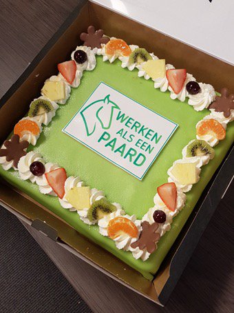 werkenaepaard's tweet photo. We hebben iets nieuws! Een speciale Werken als een Paard Taart. Benieuwd wie de taart deze keer mocht ontvangen? Houd dan onze nieuwsbrief in de gaten! https://t.co/u8BqUUSQPr #werkenalseenpaard #waardering #dankbaar https://t.co/YMTOJs23dX
