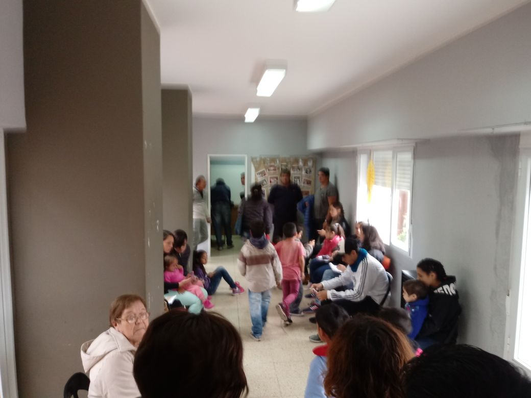 EmiBalbin's tweet photo. EL ESTADO CERCA TUYO
Estamos felices de ver que una gestión que hicimos junto con el Intendente @JoseLuisZara de @patagones_muni resultó en el provecho de los vecinos de un pueblo como Stroeder. Y no vamos a parar acá, porque ningún pueblo es muy grande o muy chico!!! https://t.co/iXfitzwQjJ