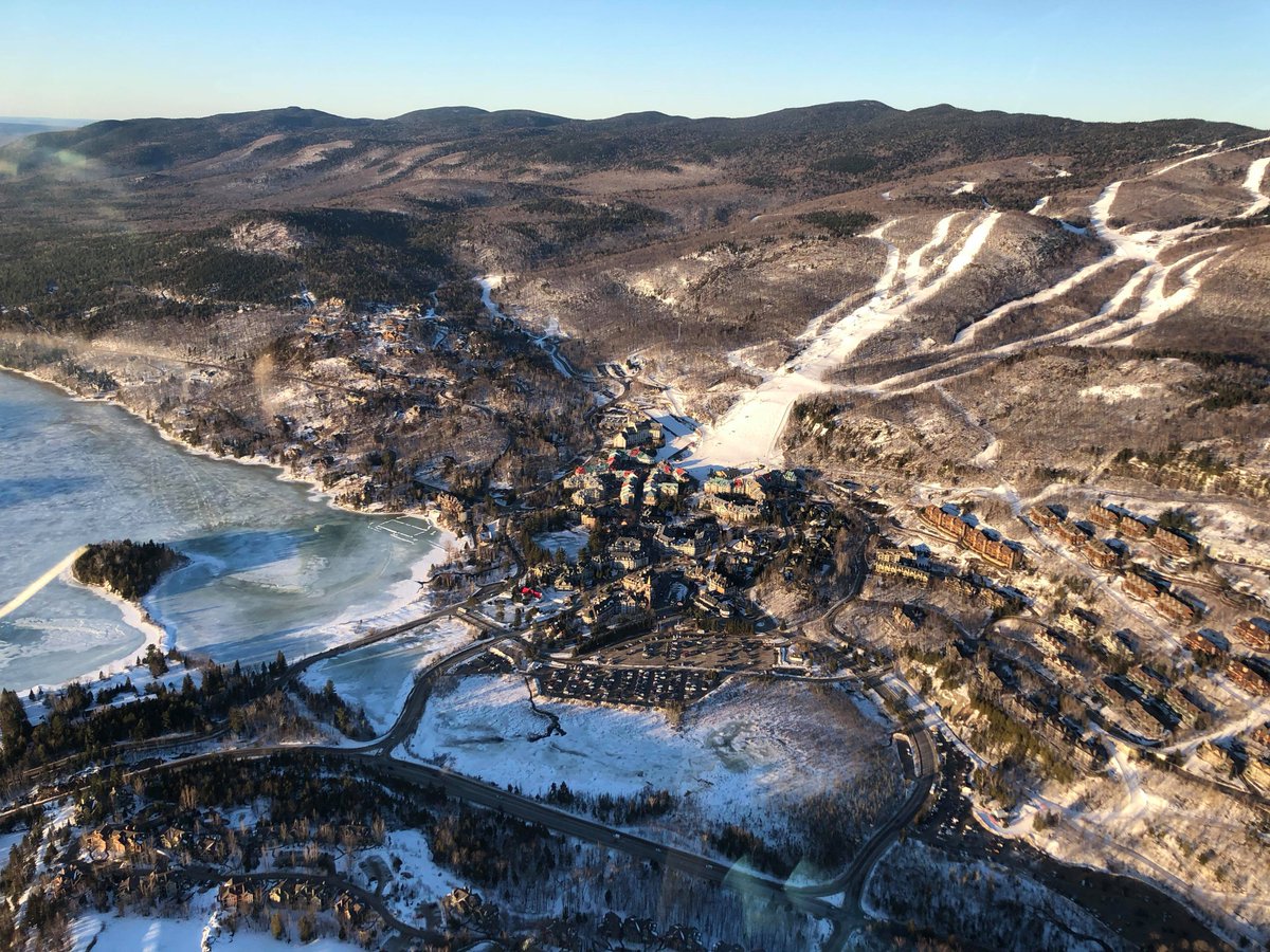 "La saison de ski est officiellement terminée. C'est l'occasion de célébrer l'arrivée du printemps et de se préparer pour les sports d'été ! 
Ski season is officialy over. It is the perfect time to celebrate spring and to get ready for summer sports ! #Monttremblant #Canada "