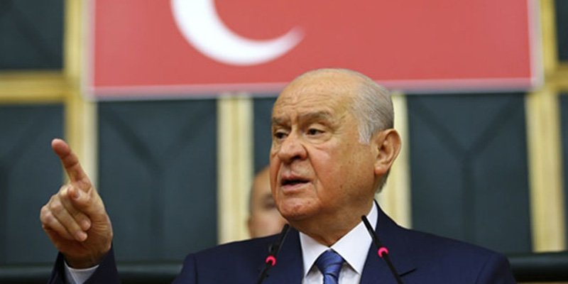 cnnturk's tweet photo. #SONDAKİKA Devlet Bahçeli: İnanıyorum ki, Türkiye Futbol Federasyonu; Fenerbahçe - Beşiktaş futbol müsabakasını kaldığı yerden devam ettirecek https://t.co/QAKxctixDw https://t.co/qJWY0n9FwY