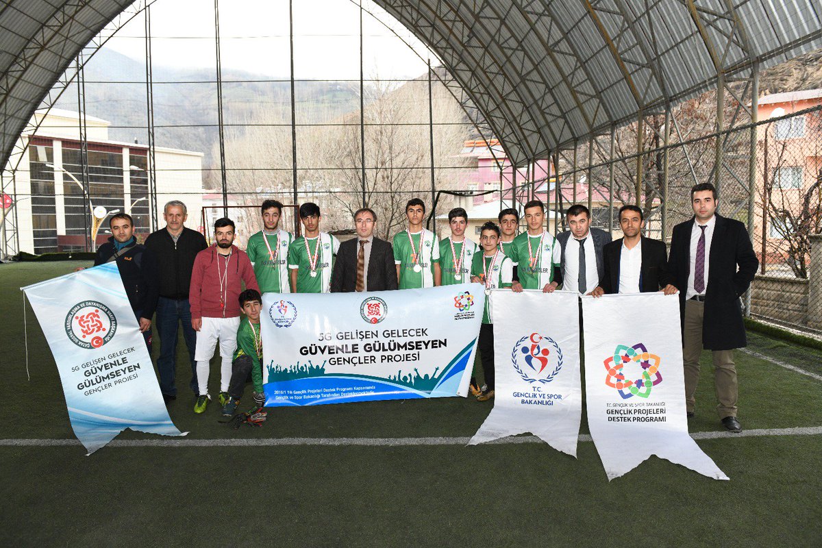5Merkezi's tweet photo. Gençlik Projeleri Destek Programı 2016\1 Kapsamında Gençlik Ve Spor Bakanlığı Tarafından Desteklenen  Projemiz Kapsaminda futbol turnuvalari
#sonmaclar
@ysmnkrblt06
#gencliksporbak
#GSBgenclikproje
#MUHAMMETCARTI
#VANÇATAK https://t.co/ah0n6iBUfm