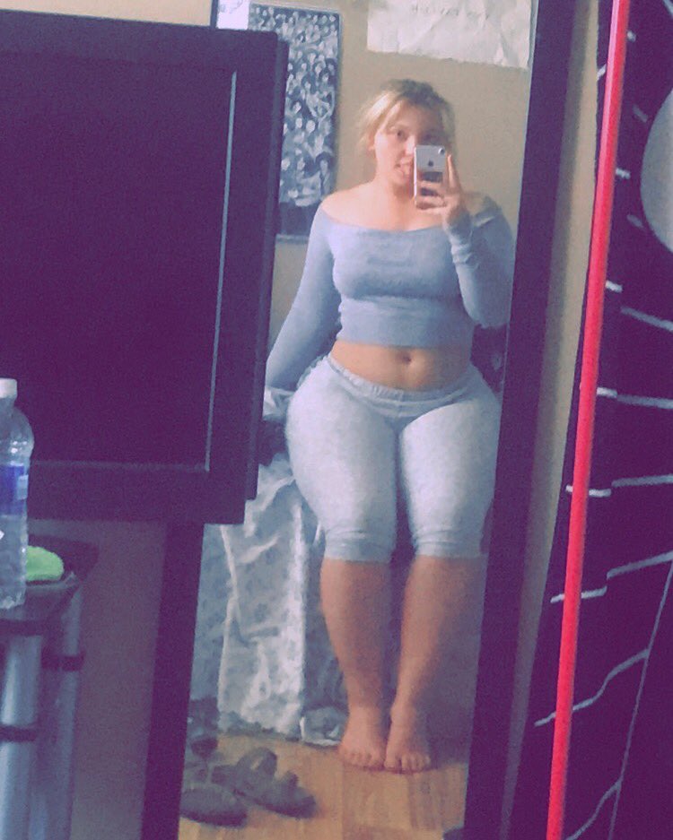 tinydesss's tweet image. ❤️i love myself so much