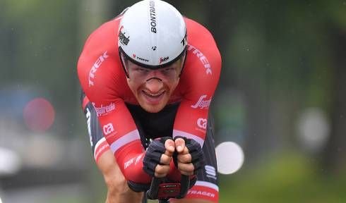 Cyclingtimenews's tweet photo. Frattura della clavicola per Matthias #Brandle e addio al #Giro101 😡
Una banale caduta - mentre si riscaldava per il prologo del #TDR2018 - ha messo fuorigioco il 28enne portacolori della #Trek #Segafredo 🇦🇹 https://t.co/lKL5iBXApJ