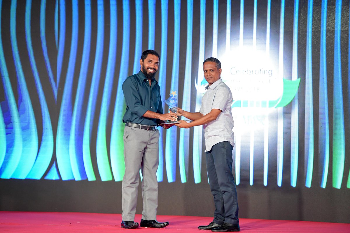 MWSC_Official's tweet photo. Presentation of Deputy Managing Director’s Award for Exceptional Contributions by DMD Mr. Abdulla Saheel Jaleel. #23YearsOfService https://t.co/HLXUsy0pdZ