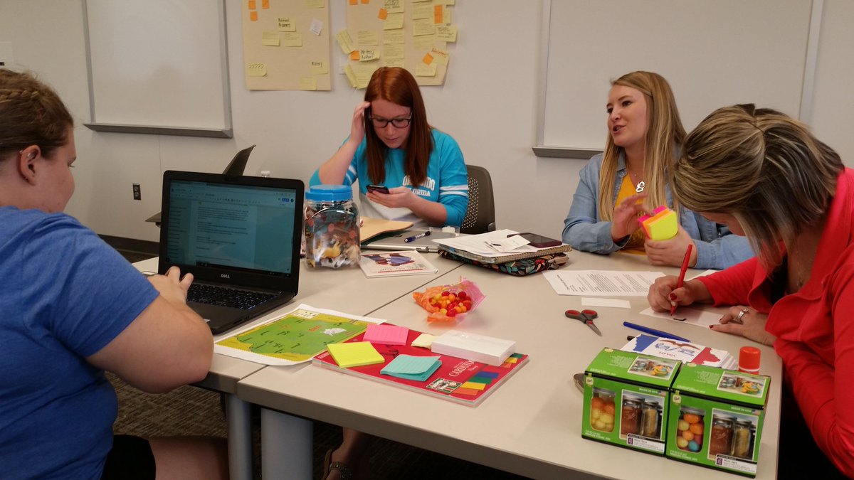 MissYoder's tweet photo. Yes there are jelly beans...but I assure we're working. #UNILitEd #EducationMajor https://t.co/xSltnkV0AQ