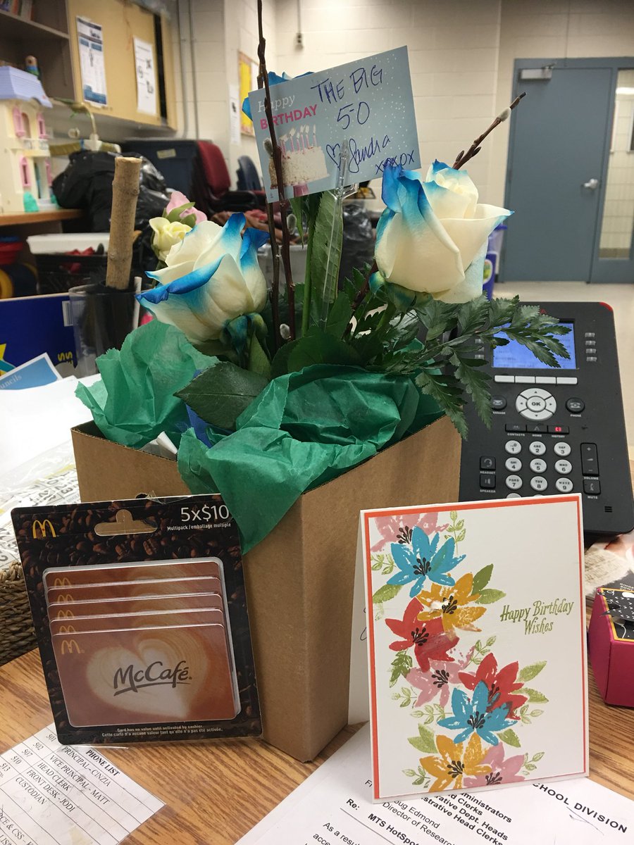 BonniePredench1's tweet photo. My birthday surprises @AbEDteachWSD @CinziaCaputo12 https://t.co/VFxvqB9M2a