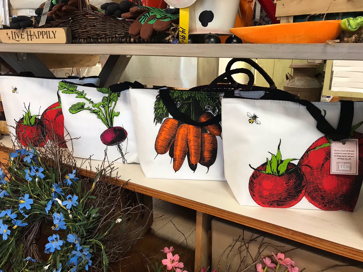 WightmansFarms's tweet photo. Insulated lunch bag totes with your favorite veggies on the bag! https://t.co/X3VIuoiZSM