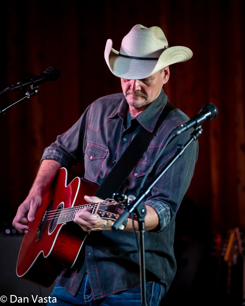 79Aspen's tweet photo. The @tuningoutcancer event @RiverRdIceHouse was amazing. @THOMSHEPHERD got the evening Rockin'. Thom co-wrote the boating anthem #redneckyachtclub Crazy thing is we listened to that on the way over😎#tuningoutcancer #CampDiscoveryCancerCamp #thomShepherd https://t.co/Zb1o3NHQPU