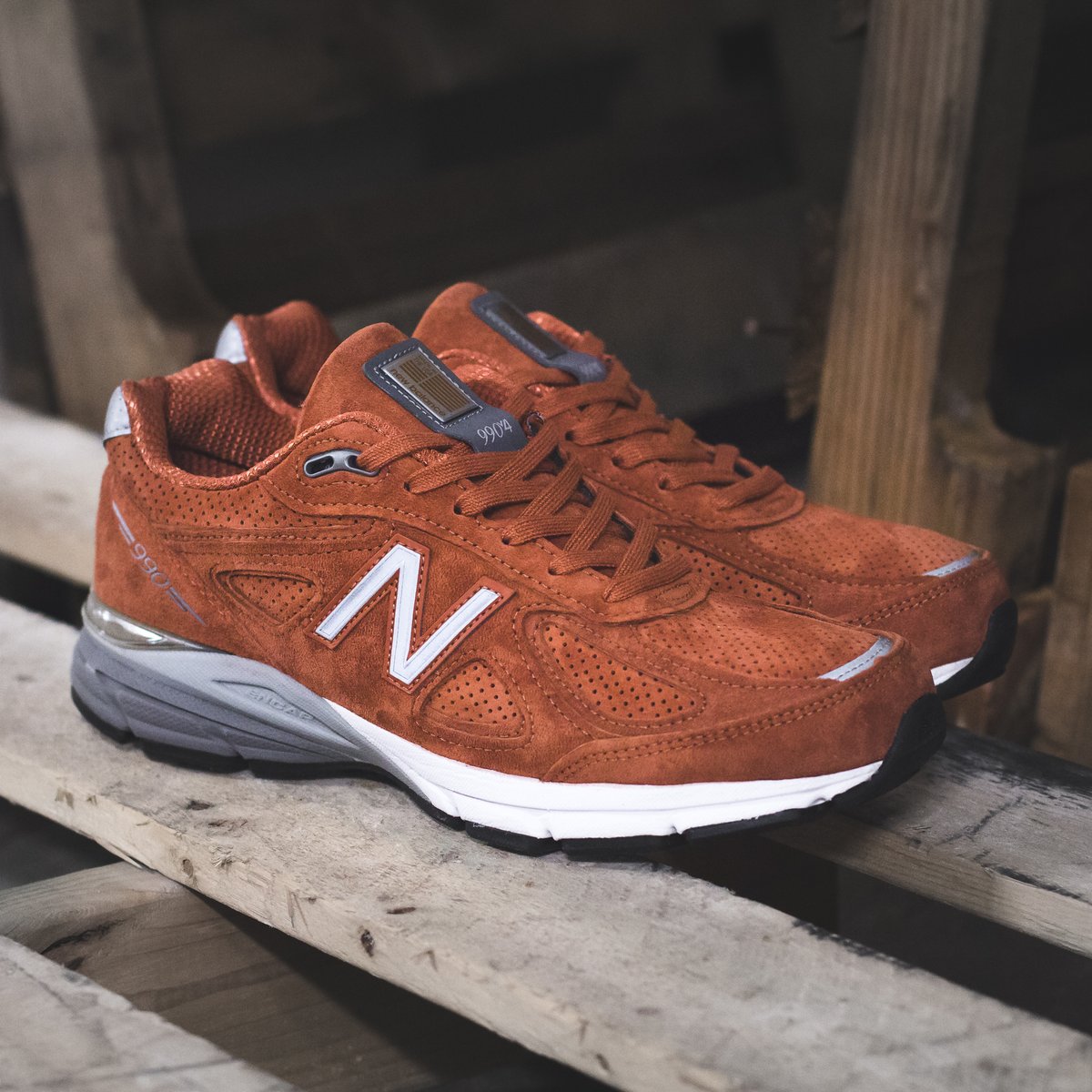 new balance 990v4 orange