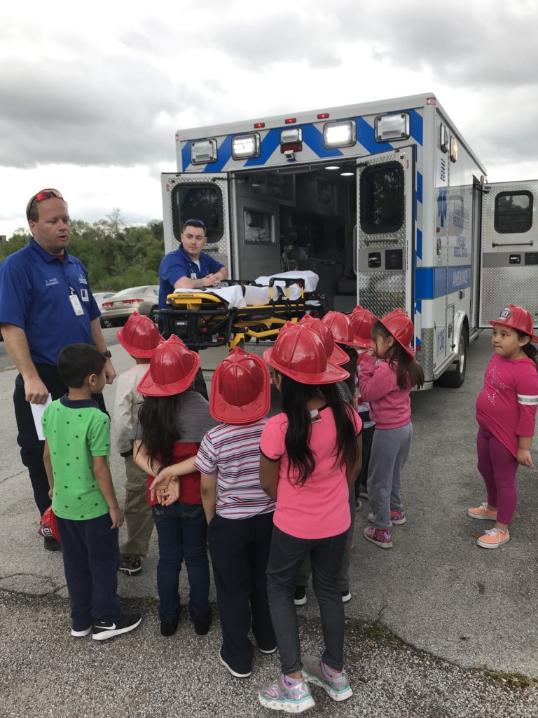 Mrs_Bell17's tweet photo. Thanks to our local paramedics and firefighters for teaching our class about what they do! You guys are awesome! https://t.co/hw5Fb6sHqs