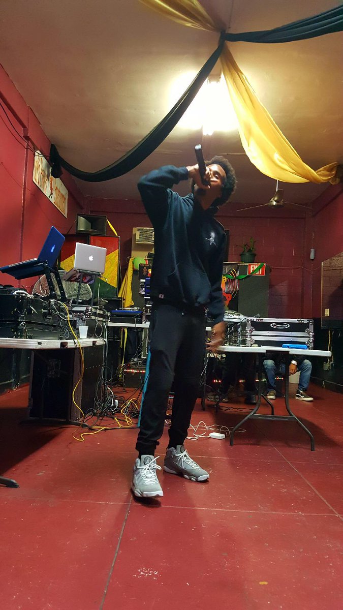 jetpackjones's tweet image. Had fun last night workin out some new records!  S/o my guy @djkidfresh1 ✊🏾