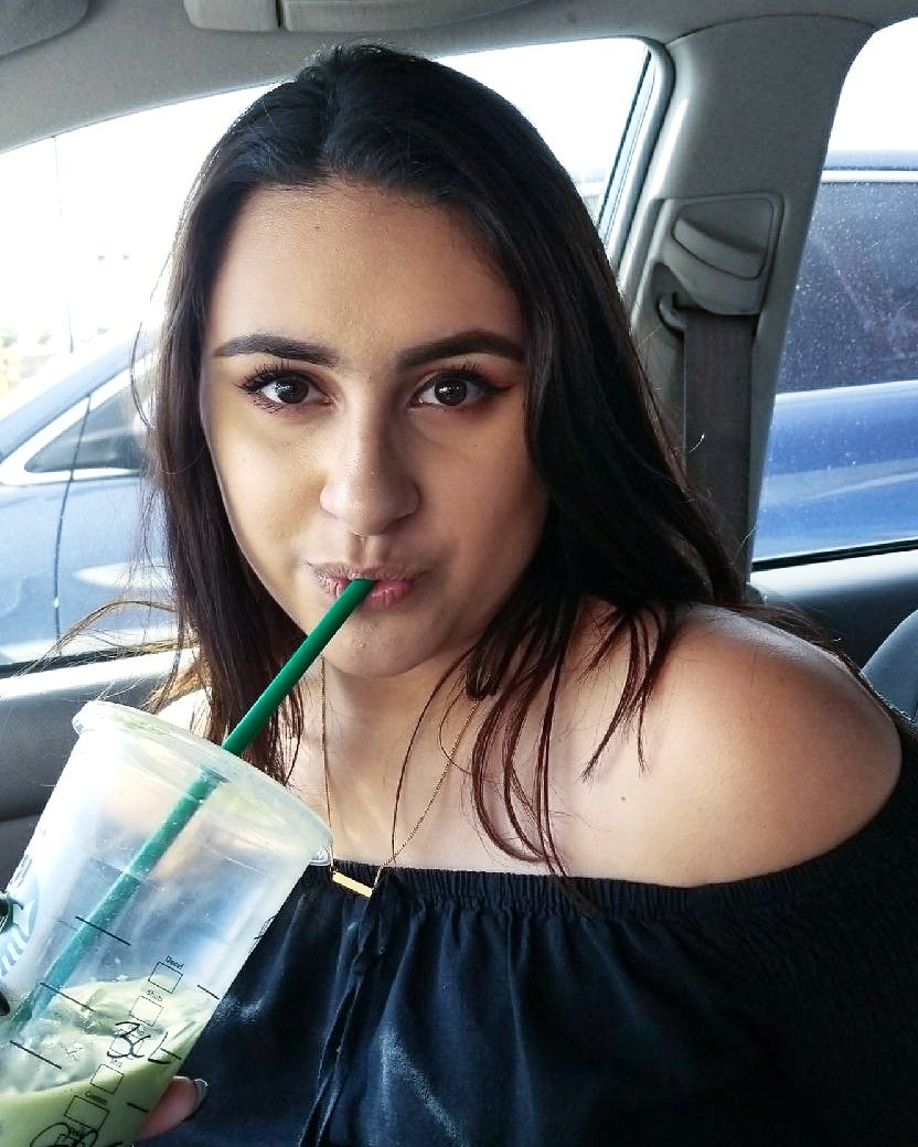 lexi_corona's tweet photo. My Trevi necklace is everything ๐ #PERDITI #LoseYourselfInTheMoment https://t.co/1NNbIkU34k
