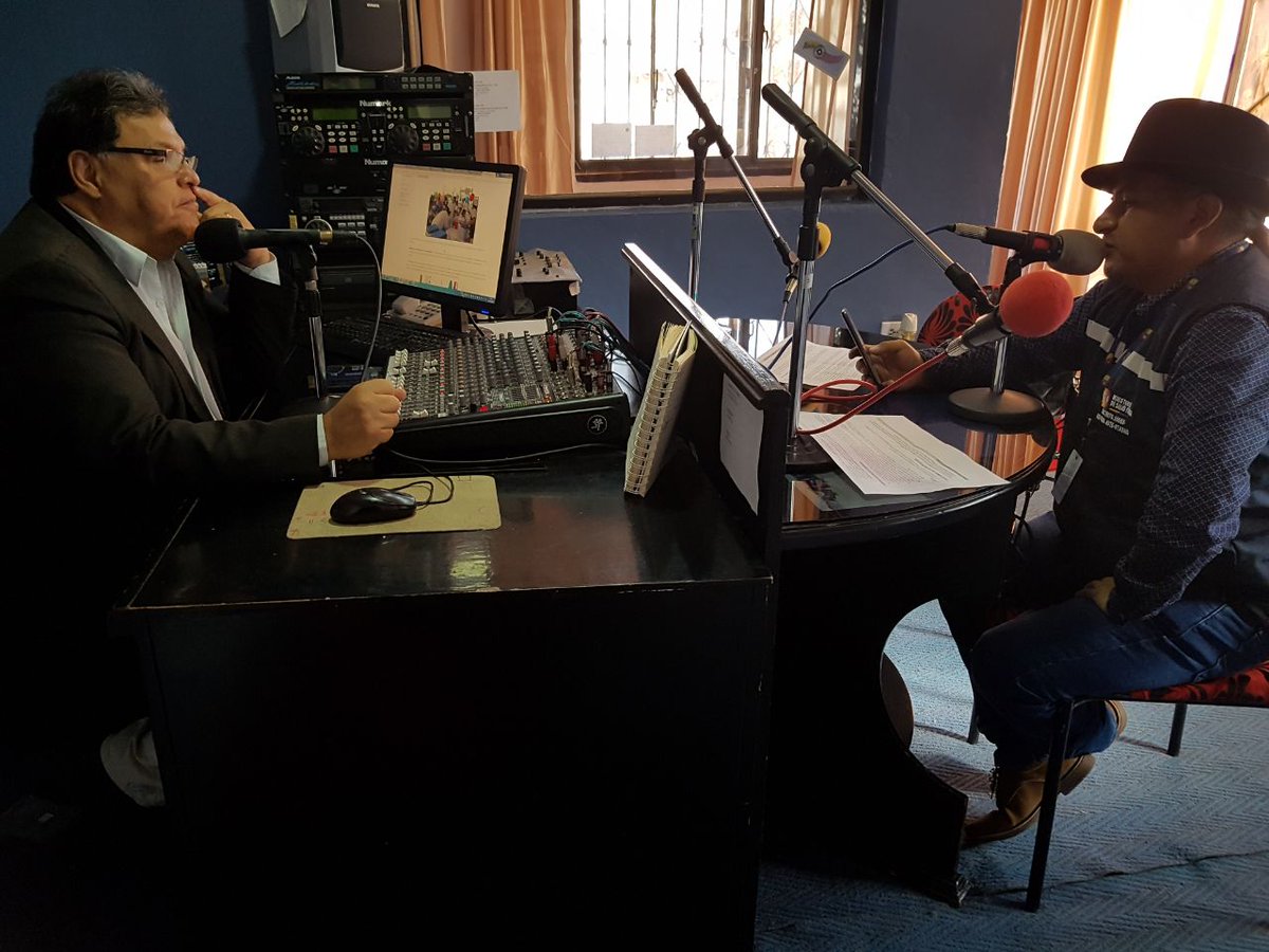 SaludImbabura's tweet photo. 💉 #Otavalo | Humberto Castañeda, director Distrito #AntonioAnte - Otavalo, informa a través de medios de comunicación sobre la semana de Vacunación de las Américas a desarrollarse del 21 - 28 de abril. ¡Refuerza tus defensas! #Vacúnate #LasVacunasFuncionan https://t.co/wBIGHs4821