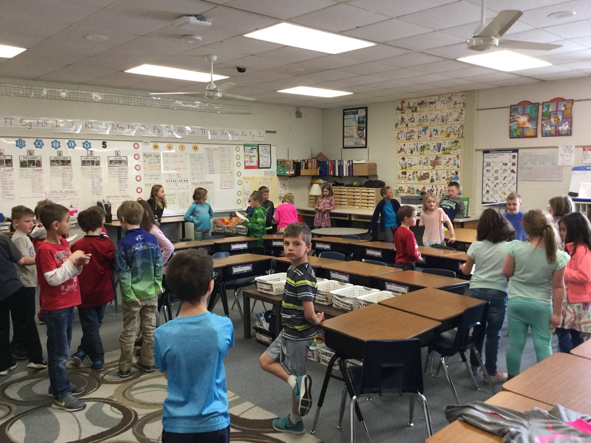JessWestMB's tweet photo. Math data collection with 1st grade friends from Mrs. Hoekstra’s class!  #mdhssd #hssd https://t.co/Ri9PHXQAe0