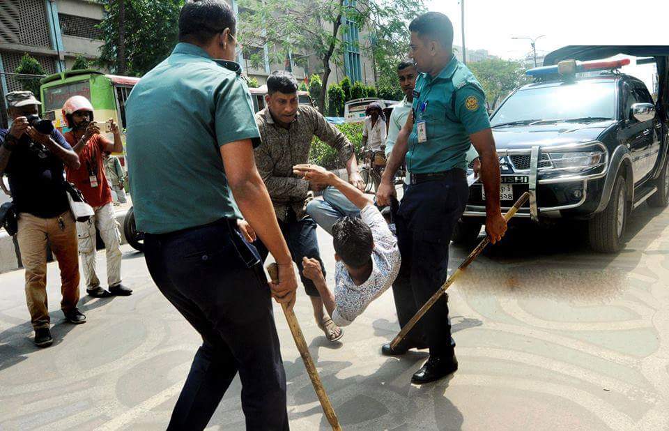 Mr Zewel Arrested on 23rd April 2018 by #BrutalPolice of #Bangladesh from BNP's peaceful procession in #Dhaka.Another Judicial murder could be happen by police!
#StepDownHasina

#SaveBangladesh #SaveDemocracy 
#FreeKhaledaZia #ProudOfTariqueRahman 
@hrw @alextomo @UNHumanRights