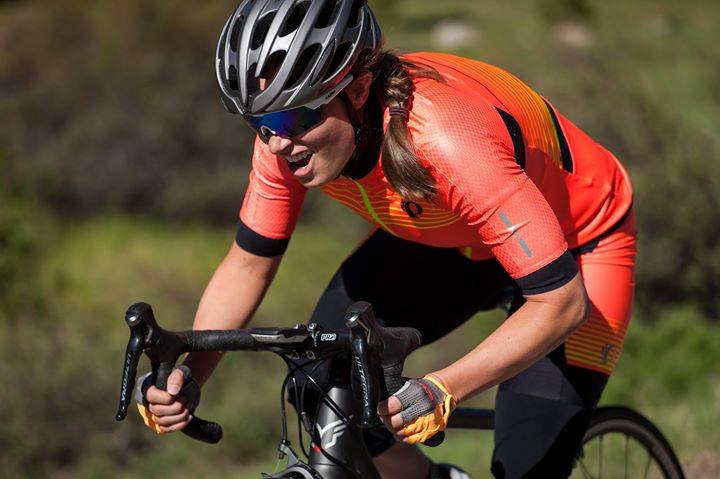 PearlIzumiES's tweet photo. ¿Velocidad y comodidad? Con nuestra tecnología Speed Sleeve conseguimos un tejido flexible y cómodo que ofrece una menor resistencia al aire. Lo tiene todo 😀

#PEARLiZUMi #Aero #SpeedSleeve #EndureAndEnjoy365 https://t.co/cbzqvTF6me
