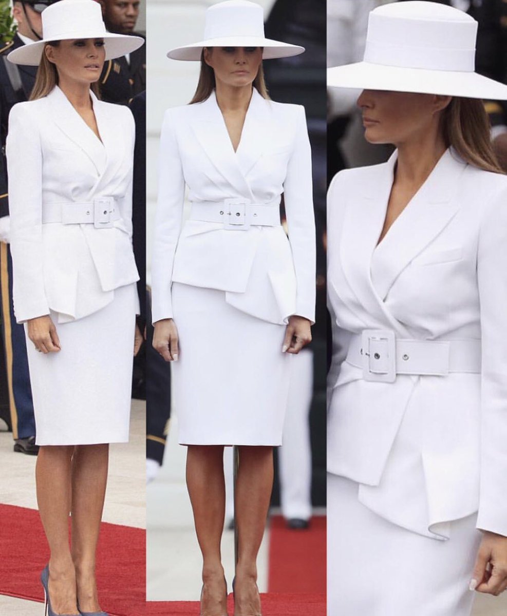 Sofisticado y very classy (como dirian los gringos), así es el atuendo de <a href="/FLOTUS/">First Lady Melania Trump</a> el día de hoy. ¿Les gusta? Diseñador <a href="/MichaelKors/">Michael Kors</a>