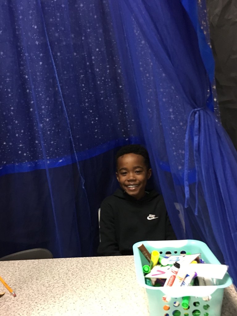 Mswilcoxsclass's tweet photo. Spending the last 22 days of school making sure each child feels loved &amp; special ♥️. Each balloon has a student’s name inside. We will pop 1 balloon every day until the last day of school. The student’s balloon that we pop gets the royal treatment for the day! #goinoutwithabang https://t.co/0TEFZ6QaNY