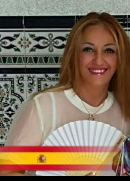 Maria Carrasco, la madre del niño al que, por increíbe que resulte,  no dejan estudiar en español. 
✔ La única persona que ha recurrido a los Tribunales para pedir la LIBRE ELECCIÓN DE LENGUA  EN BALEARES. 
 Próxima edición  2018  revista ENKI.