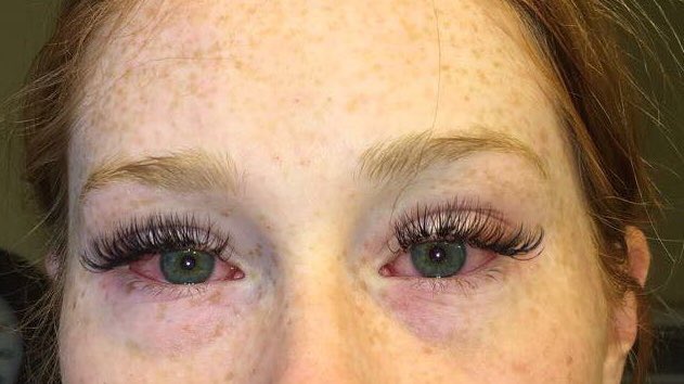 teemcelligott's tweet photo. PSA: don’t get lash extensions with your contacts in:) https://t.co/OaMAe5LJ2G