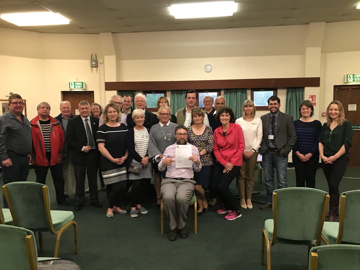 How exciting for Bodmin to see a new Chamber of Commerce launched this evening #foundingmembers
<a href="/BodminShops/">Bodmin Shops</a> @BetterBodmin <a href="/lovebodmintown/">Love Bodmin</a> <a href="/intobodmin/">intoBodmin</a>
