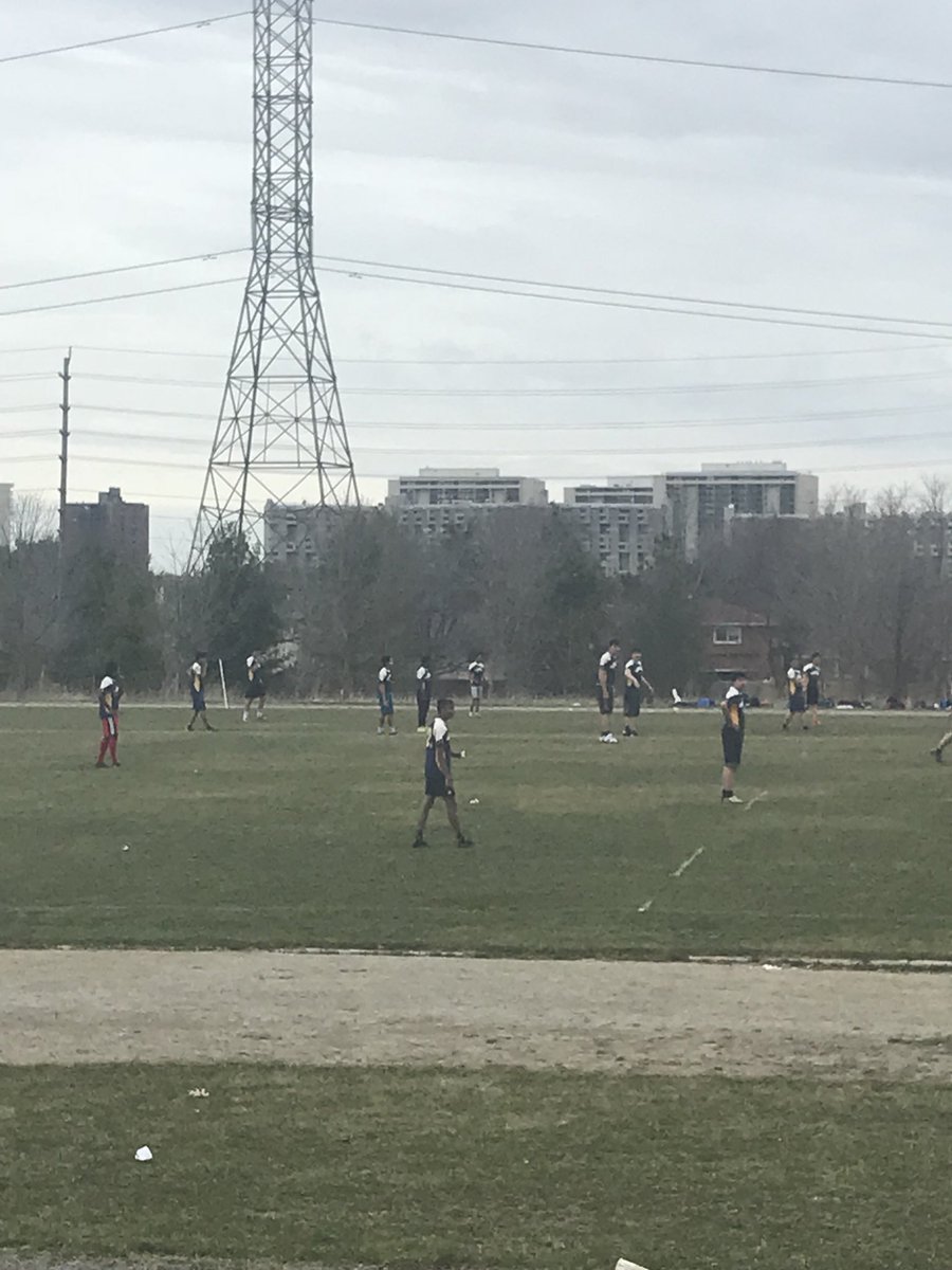 GillianKajg's tweet photo. Catching a bit of the game @GFSSRugby https://t.co/nHSkS3UwAa