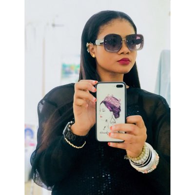 MeenaEbonique's tweet photo. #NewProfilePic https://t.co/a8kJpWPNVw