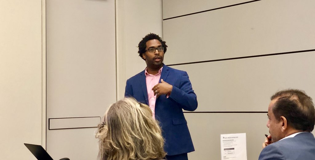 WilliamVanNoll's tweet photo. SoCal Biomedical Council Company Presentation: @c_biosciences Identify differences bw living cells w novel microfluidics platform. Printer/Ink/Cloud Business model (to start); eventual later-stage Data Business model #charlotbiosciences #charlot #socalbio #biotech @SoCalBio https://t.co/cbloy8O1Dy