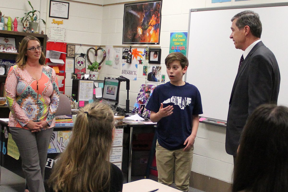 BurkeCoSchools's tweet photo. @BurkeCoSchools, @lms_knights and @NLSBCPS welcomed @NC_Governor today for a tour. He met with sixth graders, a small group of teachers and North Liberty students, plus walked through the cafeteria during lunch. #IgniteLearningBCPS https://t.co/QeXy0JRWRC