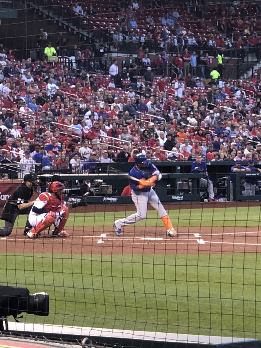 AJBarton15's tweet photo. O.M.G. @CespedesBBQ #stillhasntlanded https://t.co/HDCQLwCCrQ