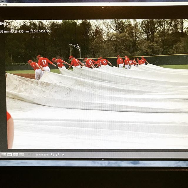 jgrimsjones's tweet photo. Nothing like having to tarp the field mid-picture day. #baseballprobs #teamphotos #backbehindthelens https://t.co/oCLkvDKuDP https://t.co/GdMp8Mk6gH