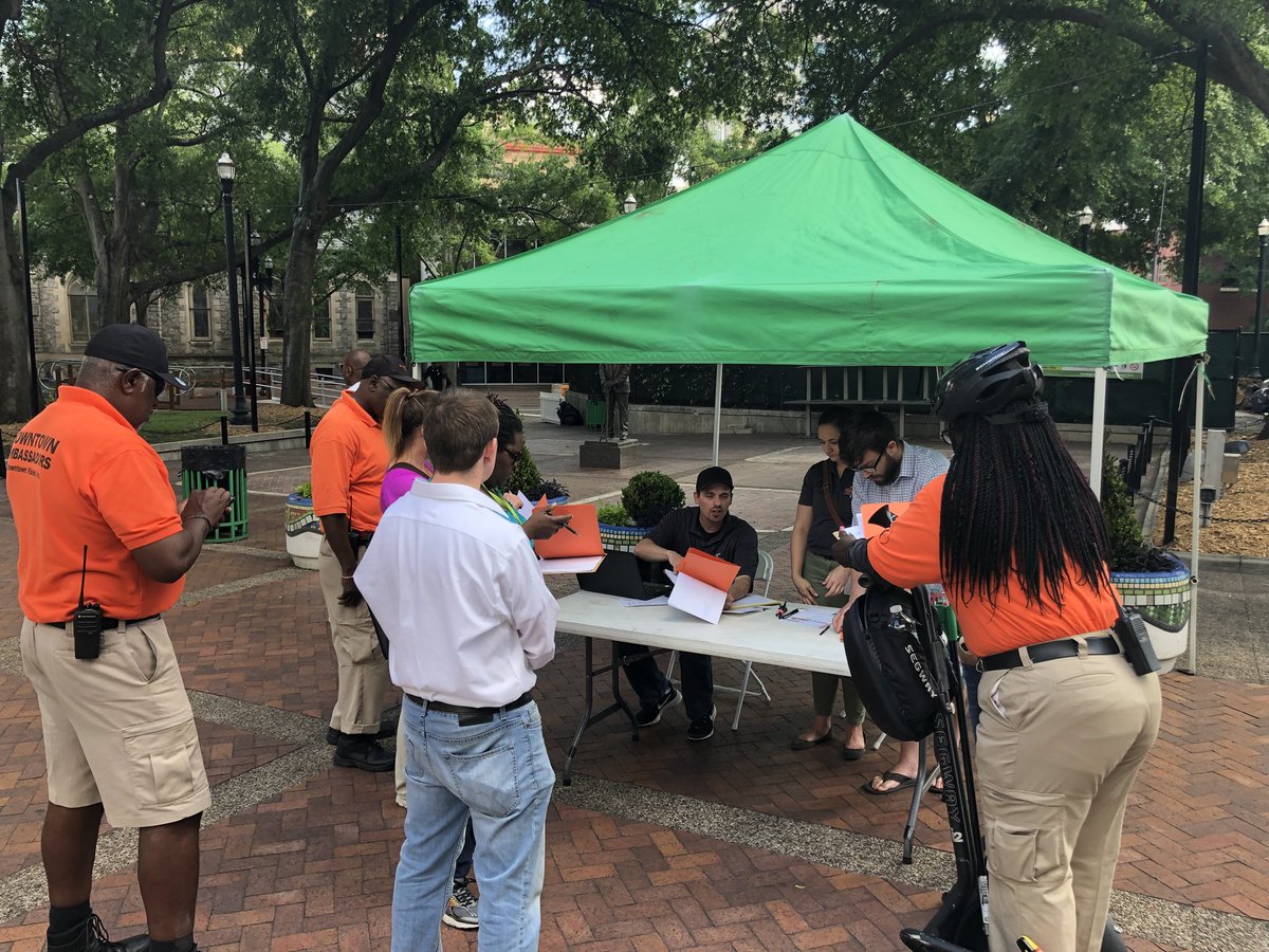 jakegordon's tweet photo. Thanks to the volunteers and @HomelessChange for helping us survey street homeless tonight in #DTJax. Part of our efforts at @DTJax to get individuals off the streets &amp; support a more vibrant Downtown Jacksonville. https://t.co/s5FJ4Af61J