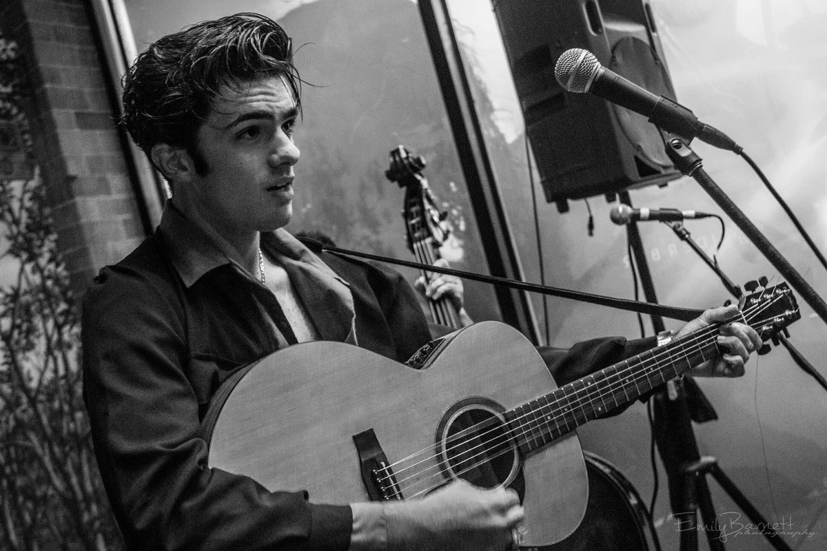 CashBarnett23's tweet photo. Ross &amp; the Wild Boys, Ballarat Beat 2018 https://t.co/Zff5ez8bvl